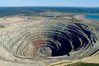 Největší přírodní zdroje Ruska leží v Jakutsku. Místní z toho ale moc nemají